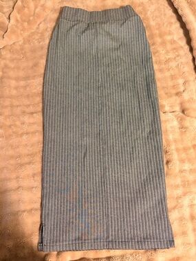 Women's Snoga Gray Pinstripe Knit Maxi Skirt